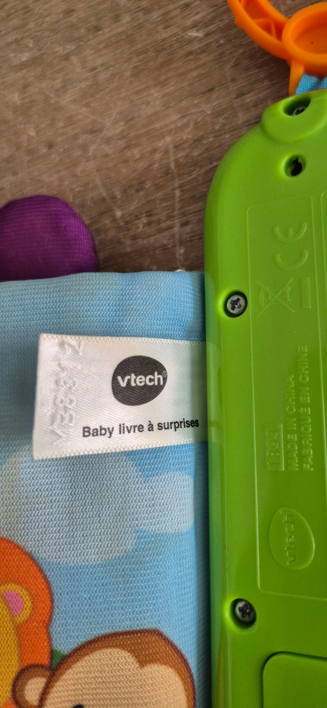 Livre interactif Baby livre des surprises  – photo 9